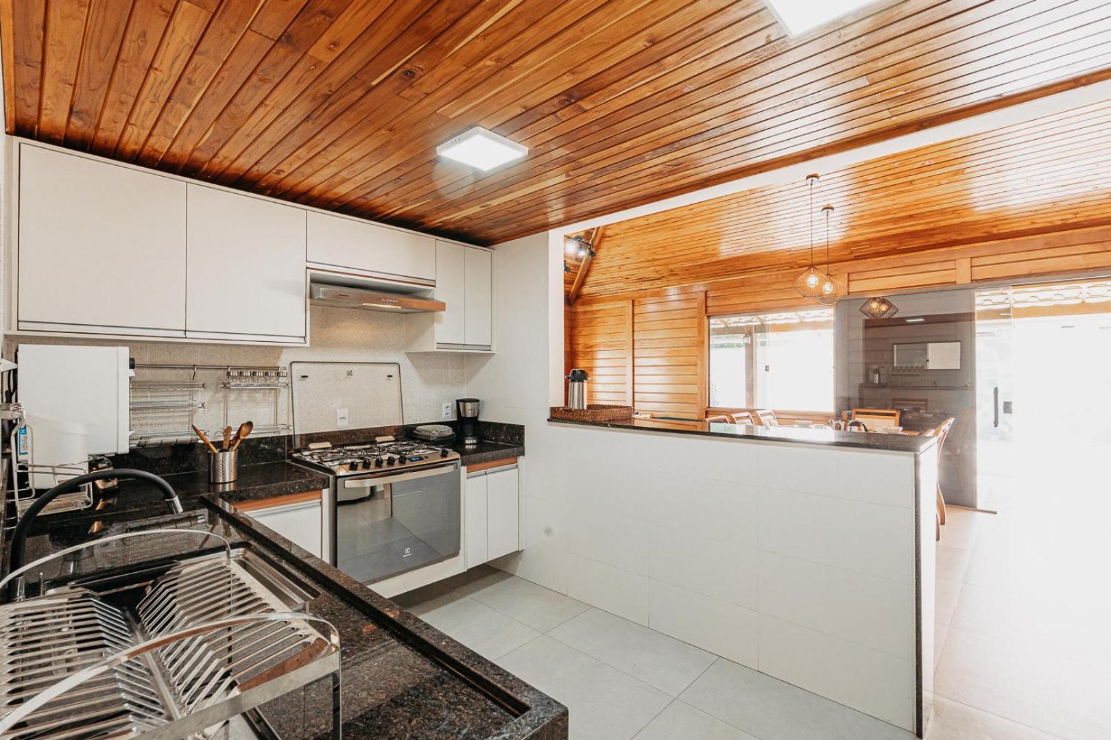 Casadecastelhanos, Quadra Do Mar De Castelhanos, 4 Suites Com Ar, Churrasqueira, Piscina, Hidromassagem, Cozinha Integrada Gourmet Ideal Para Familia E Amigos 安谢塔 外观 照片